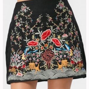 ZARA BLACK FLORAL EMBROIDERED SKIRT SIZE MEDIUM